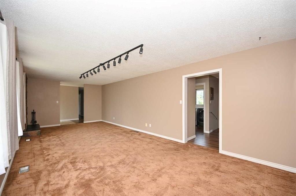 5005 41 Avenue, Athabasca, AB - Indoor Photo Showing Other Room