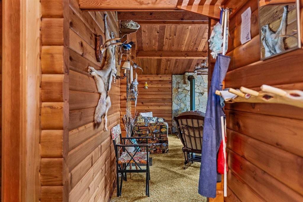237 Cascade Drive, Harvie Heights, AB - Indoor Photo Showing Other Room