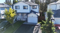 6-465 MAKENNY Street Hinton, AB T7V 1H3