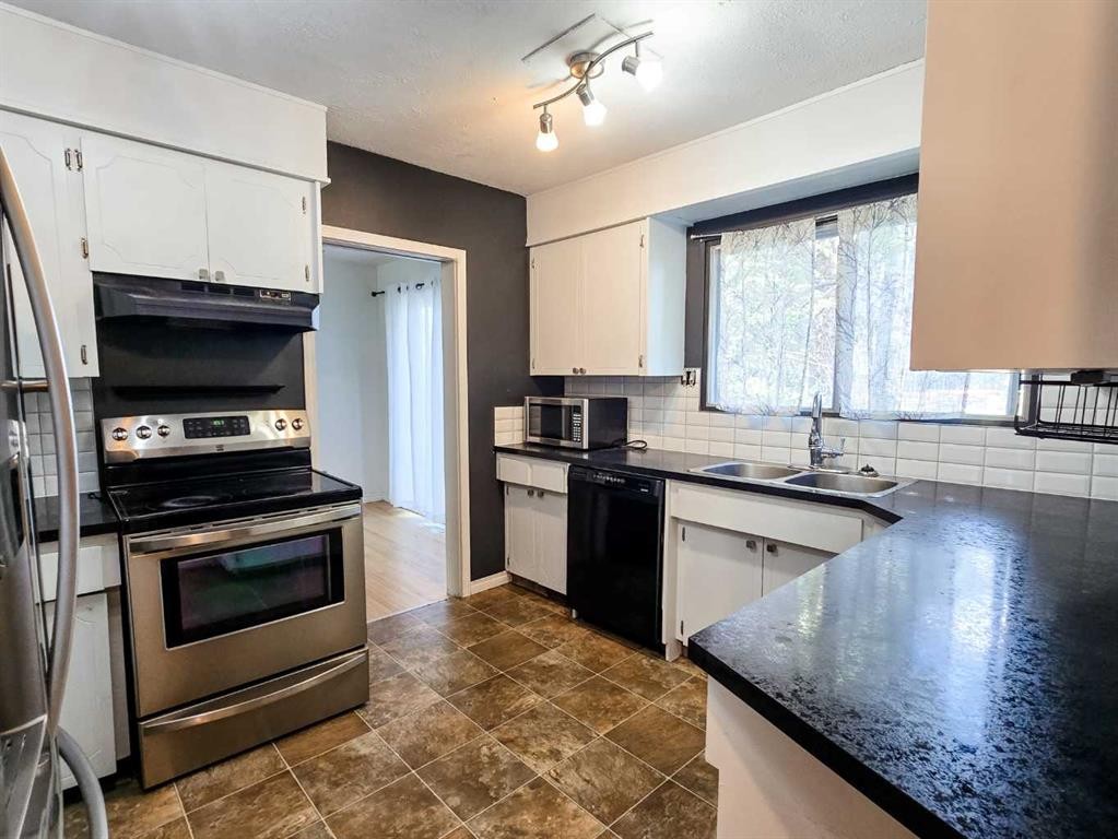 4237 5 Avenue, Edson, AB