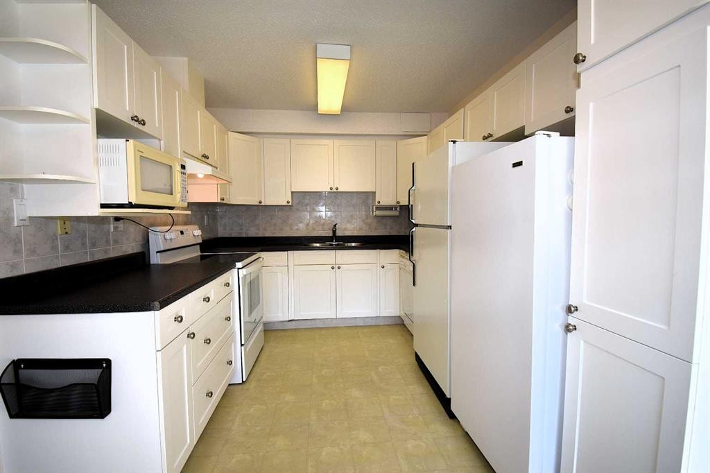 330-457 Collinge Road, Hinton, AB