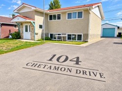 104 CHETAMON Drive Hinton, AB T7V 1G5