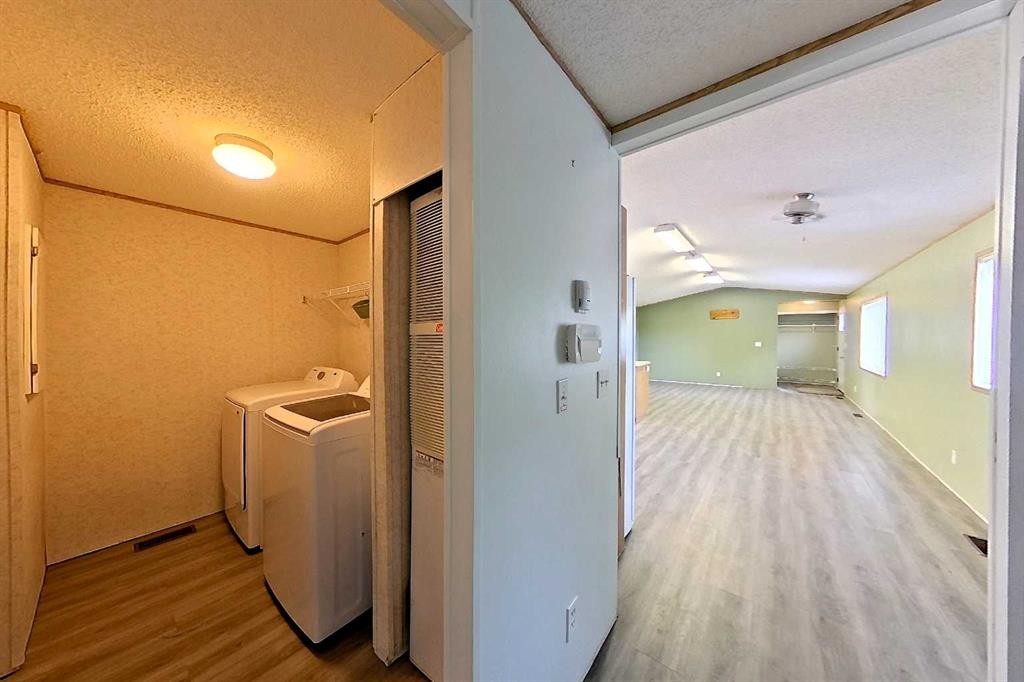 1006 9 Avenue, Smith, AB