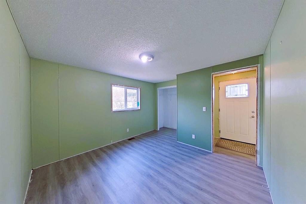 1006 9 Avenue, Smith, AB