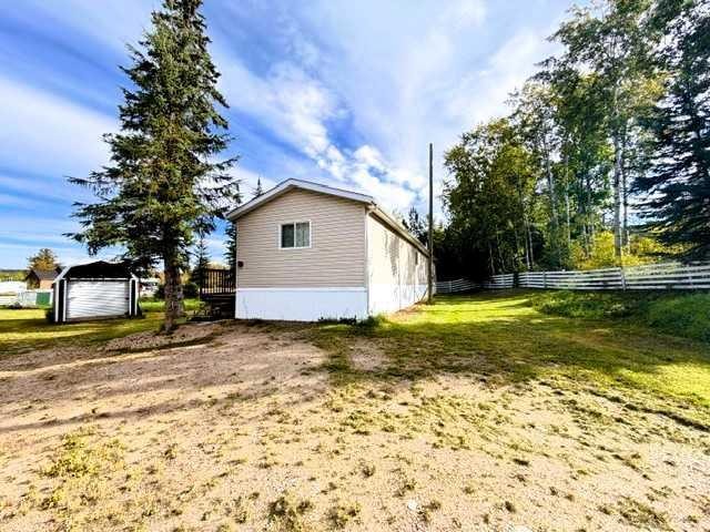 1006 9 Avenue, Smith, AB