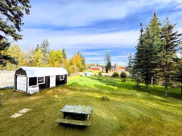 1006 9 Avenue, Smith, AB