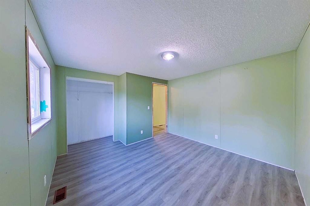 1006 9 Avenue, Smith, AB