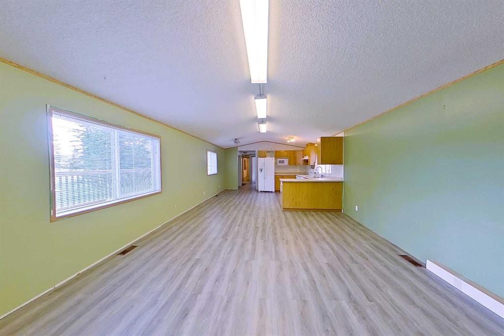 1006 9 Avenue, Smith, AB