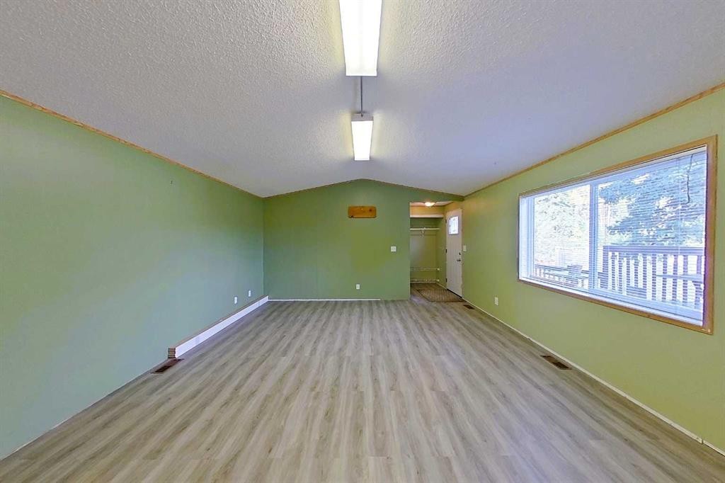 1006 9 Avenue, Smith, AB