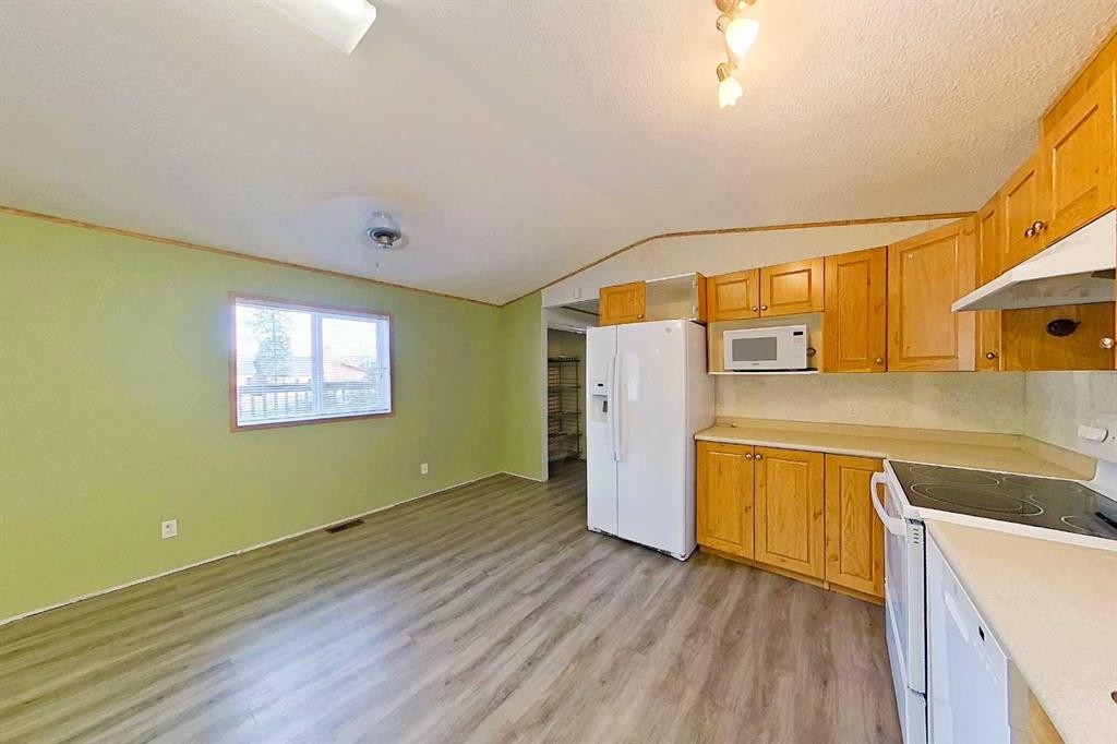 1006 9 Avenue, Smith, AB