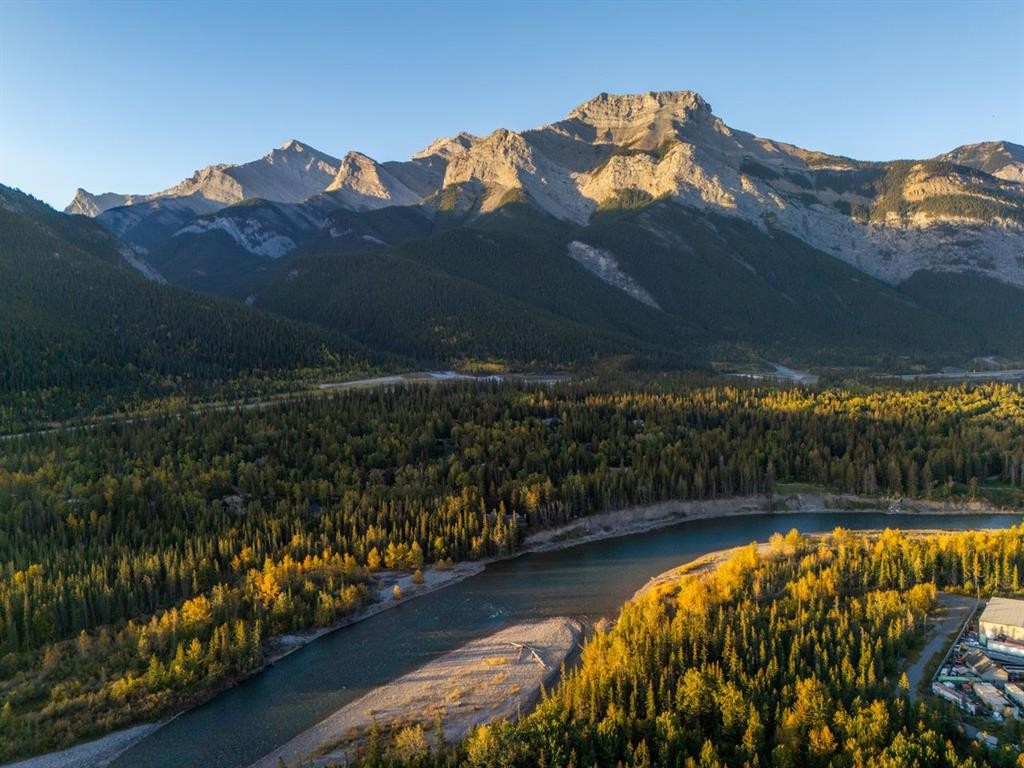 17 Skogan Peak Drive, Exshaw, AB
