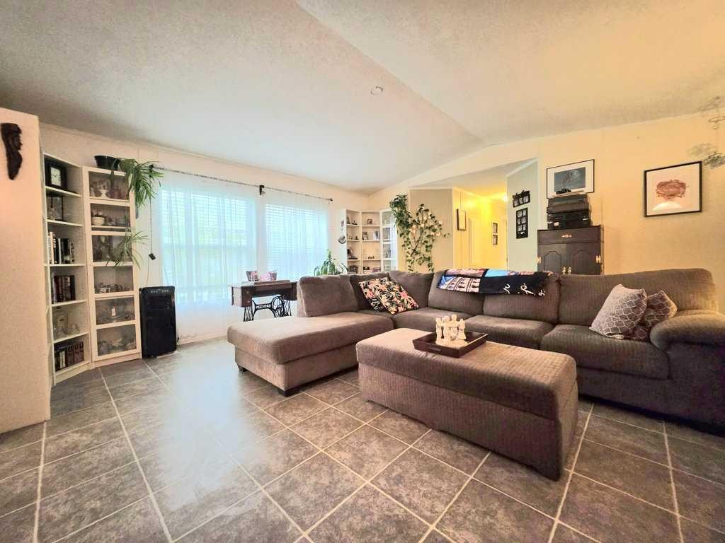 68-812 6 Avenue Sw, Slave Lake, AB