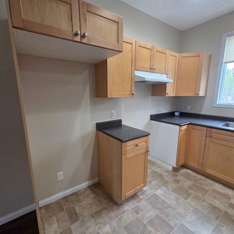 4-624 41 Street, Edson, AB