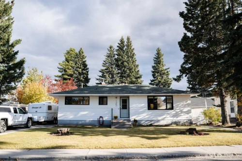 125 Douglas Drive  Hinton, AB T7V 1C1