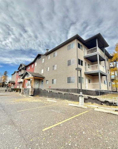 202-109 Seabolt Drive  Hinton, AB T7V 1K2