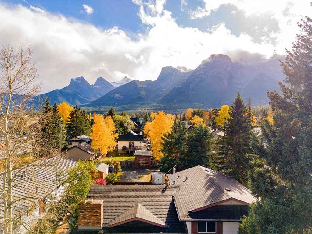 32 Mount Peechee Place, Canmore, AB