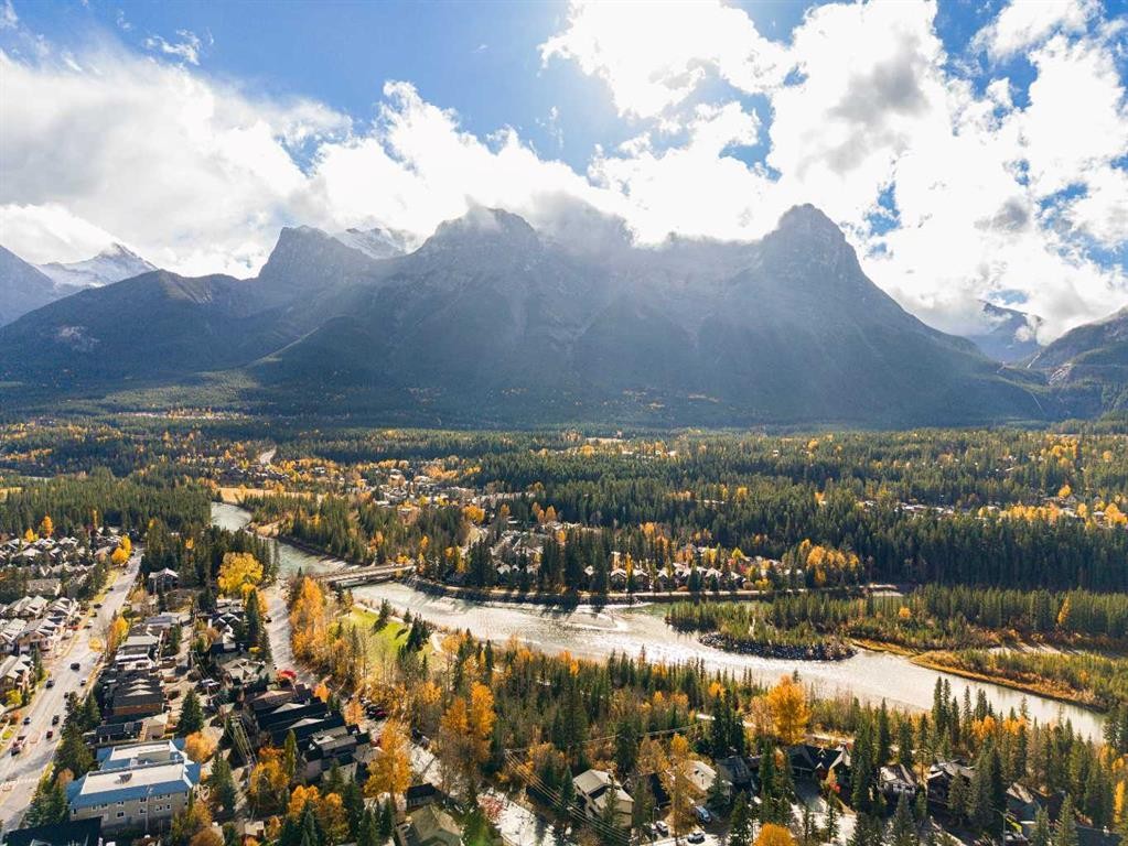 32 Mount Peechee Place, Canmore, AB