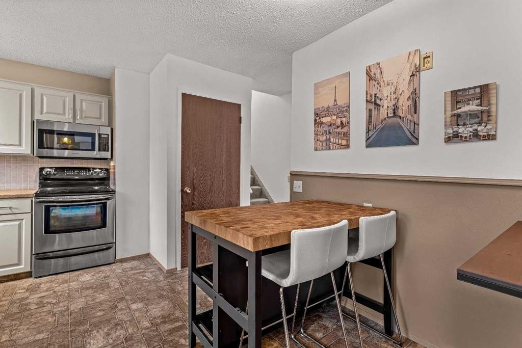 32 Mount Peechee Place, Canmore, AB