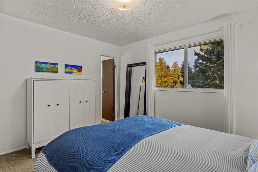 32 Mount Peechee Place, Canmore, AB
