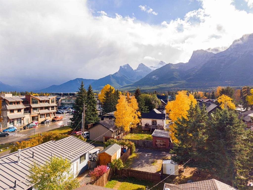 32 Mount Peechee Place, Canmore, AB