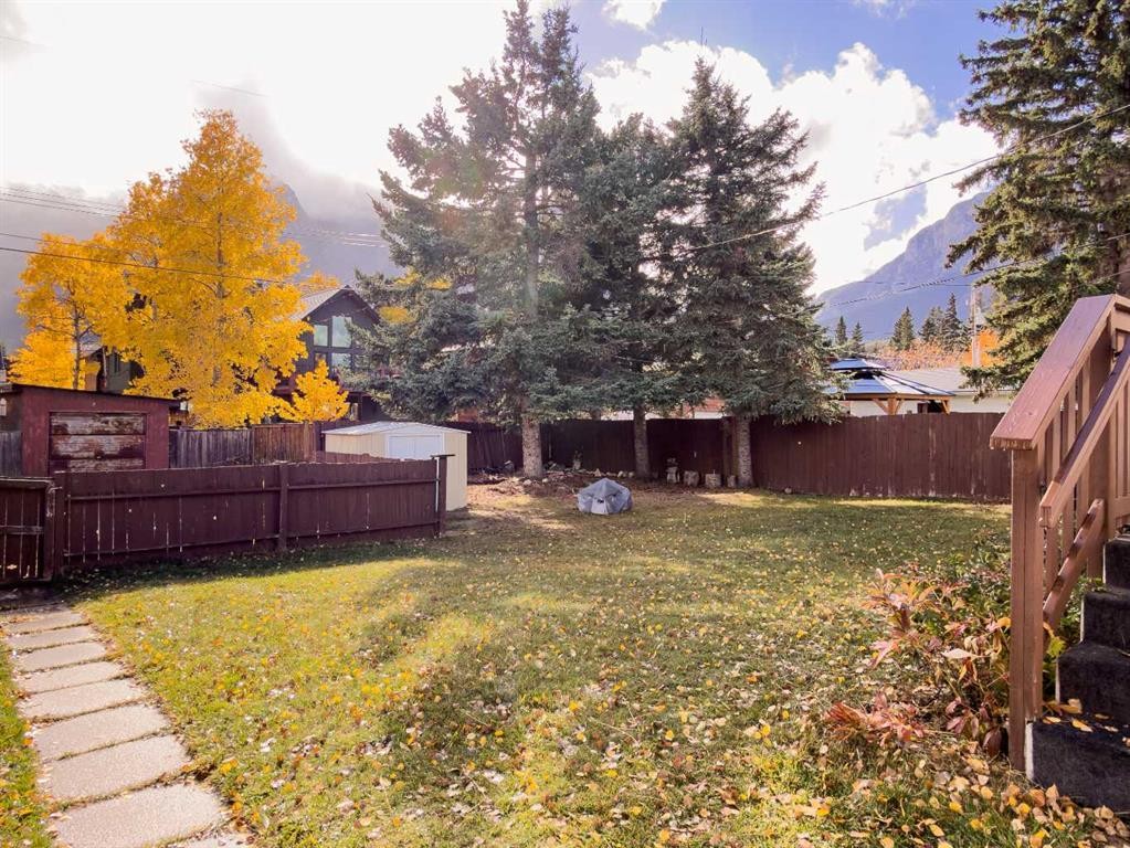 32 Mount Peechee Place, Canmore, AB