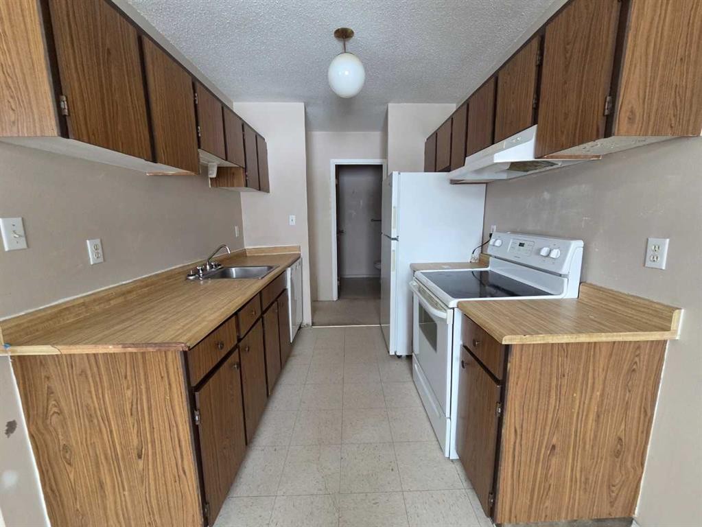 301-5317 5 Avenue, Edson, AB
