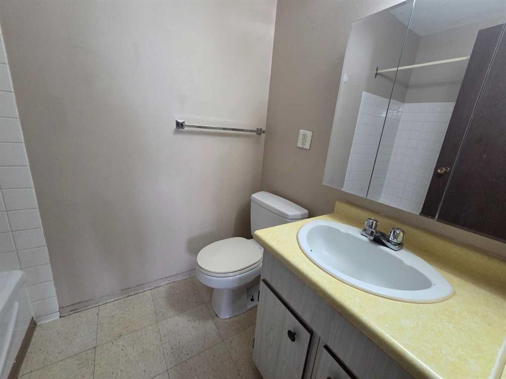 301-5317 5 Avenue, Edson, AB