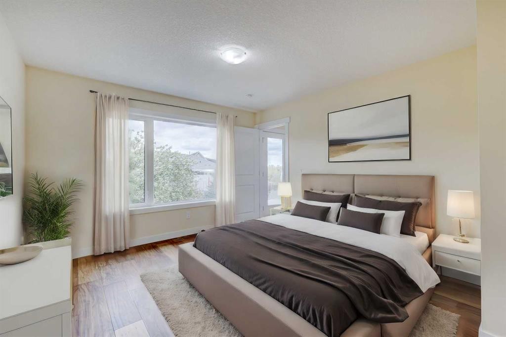 22 Garden Way, Drumheller, AB - Indoor Photo Showing Bedroom