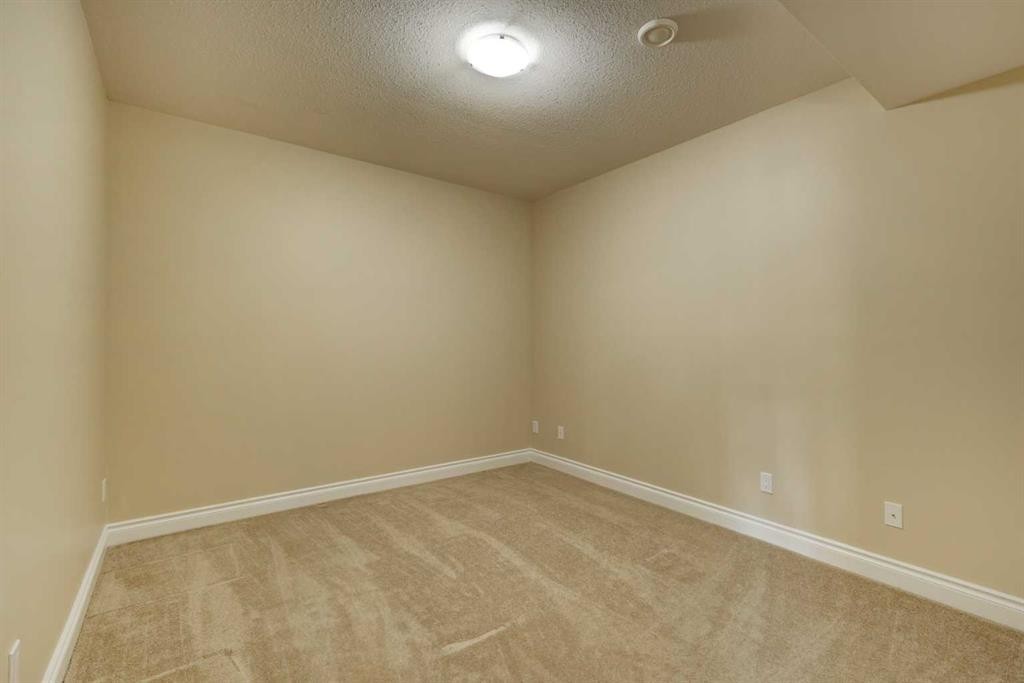 23 Garden Way, Drumheller, AB - Indoor Photo Showing Other Room