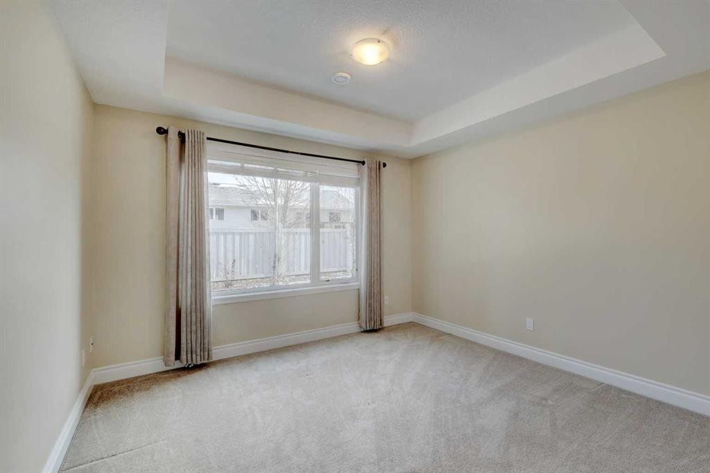 24 Garden Way, Drumheller, AB - Indoor Photo Showing Other Room