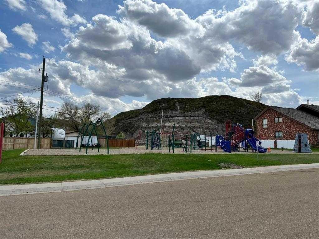 104 10 Avenue Se, Drumheller, AB