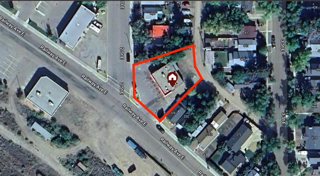 208 Railway Avenue East, Drumheller, AB