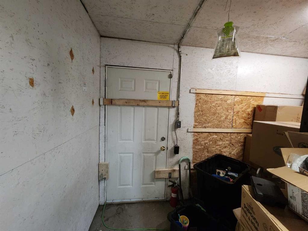 208 Railway Avenue East, Drumheller, AB