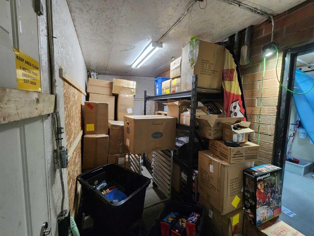 208 Railway Avenue East, Drumheller, AB