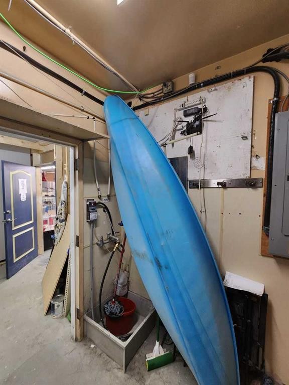 208 Railway Avenue East, Drumheller, AB