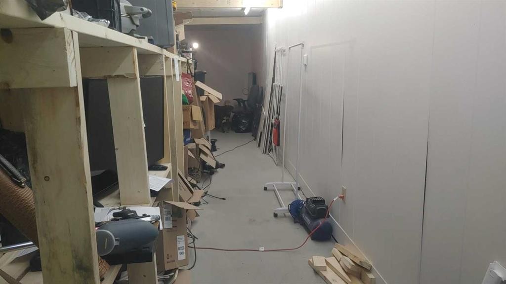 208 Railway Avenue East, Drumheller, AB