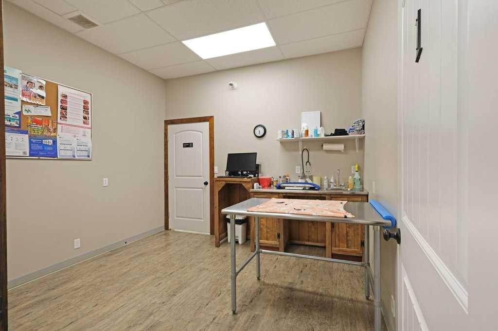 50 Upland Boulevard West, Brooks, AB