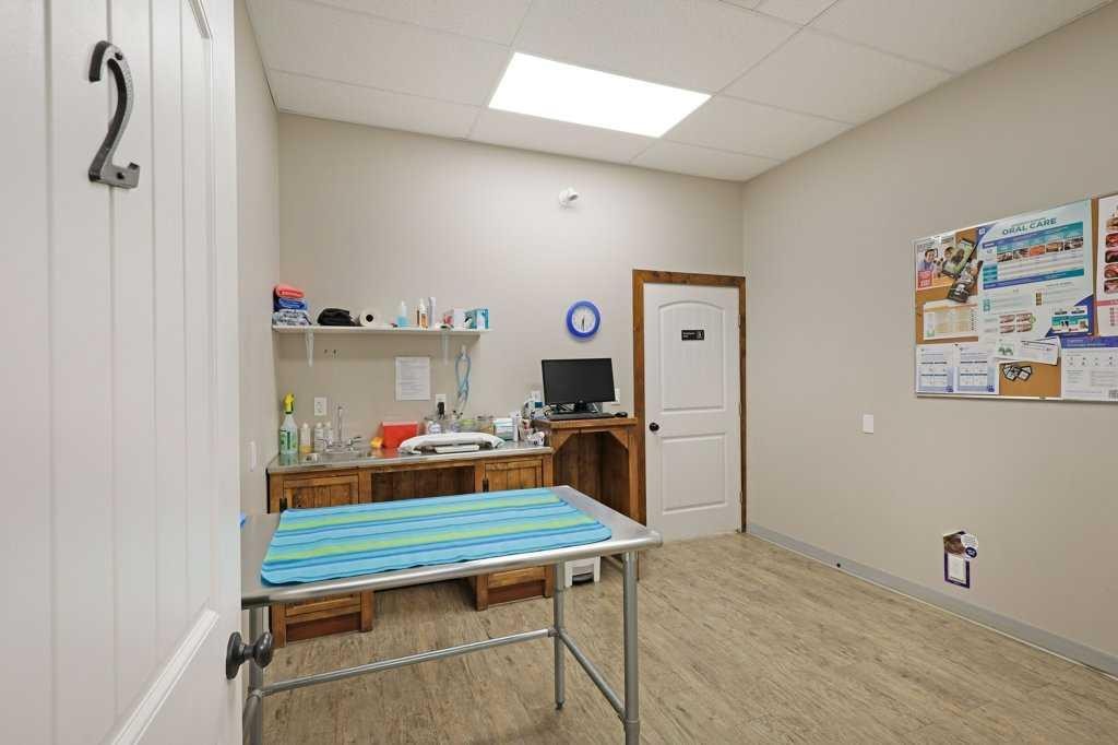 50 Upland Boulevard West, Brooks, AB