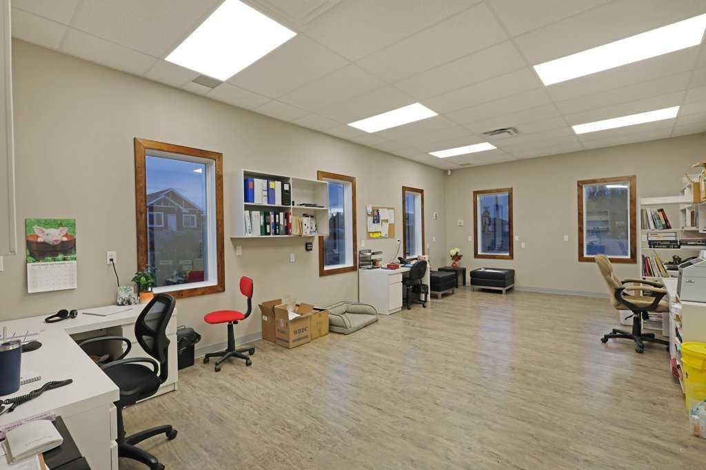 50 Upland Boulevard West, Brooks, AB