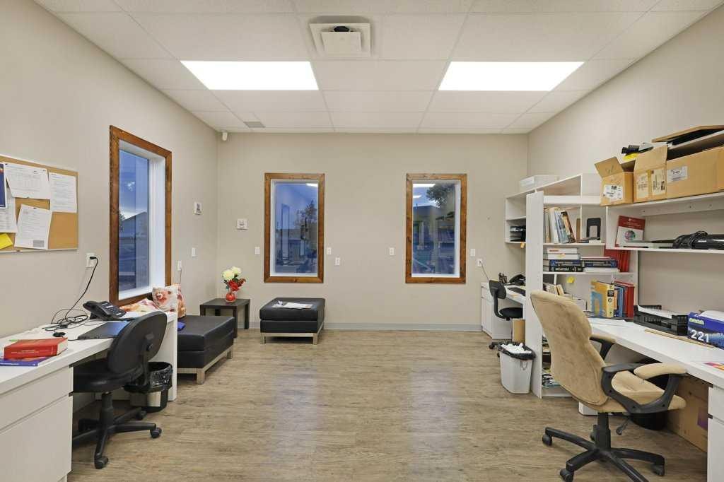 50 Upland Boulevard West, Brooks, AB