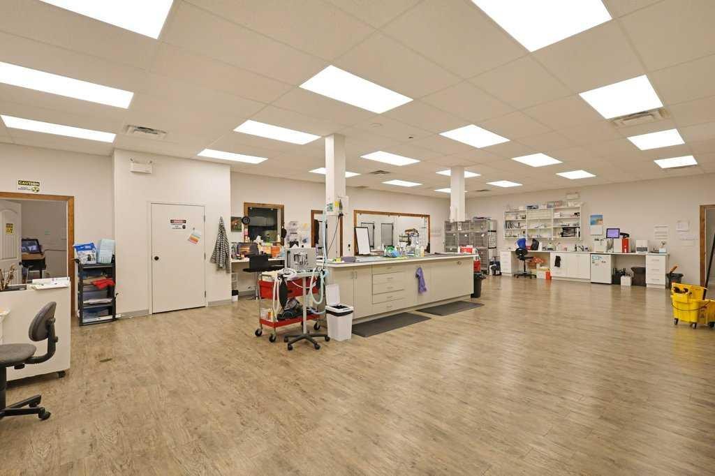 50 Upland Boulevard West, Brooks, AB