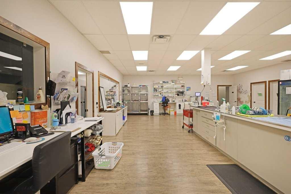 50 Upland Boulevard West, Brooks, AB