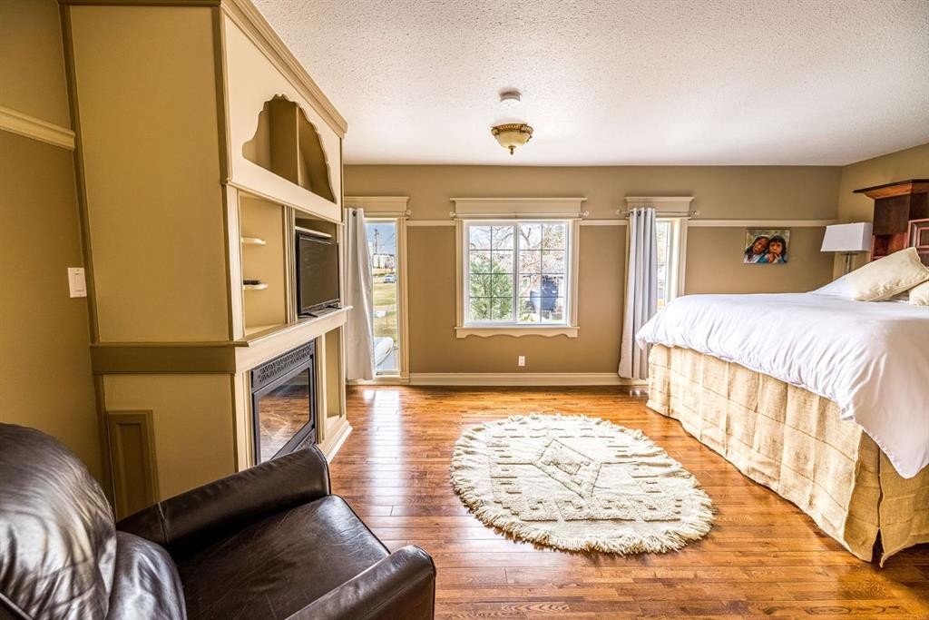 360 4 Street West, Drumheller, AB