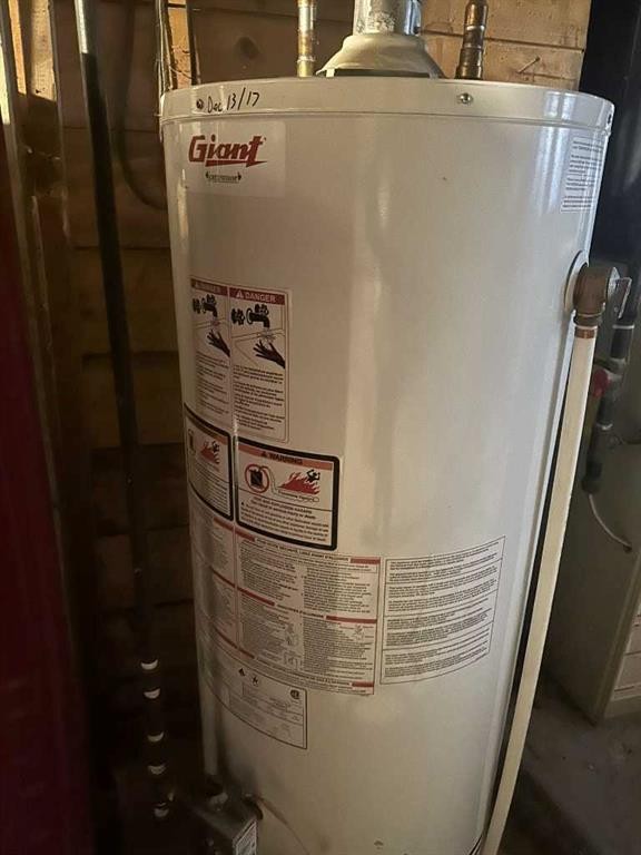 107 4 Avenue East, Hanna, AB - Indoor Photo Showing Basement