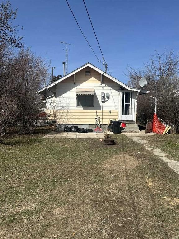 107 4 Avenue East, Hanna, AB - Outdoor
