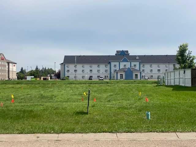 140 Upland Avenue, Brooks, AB