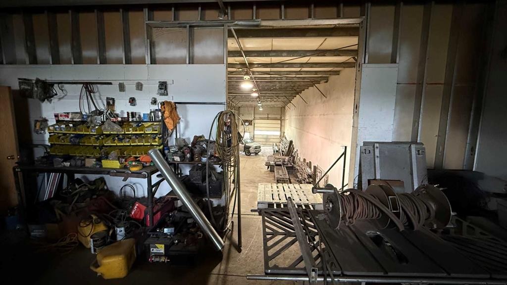 27 Mccool Crescent, Crossfield, AB