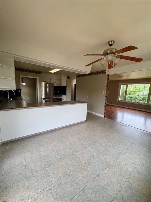 45 3 Avenue, Tilley, AB - Indoor Photo Showing Kitchen