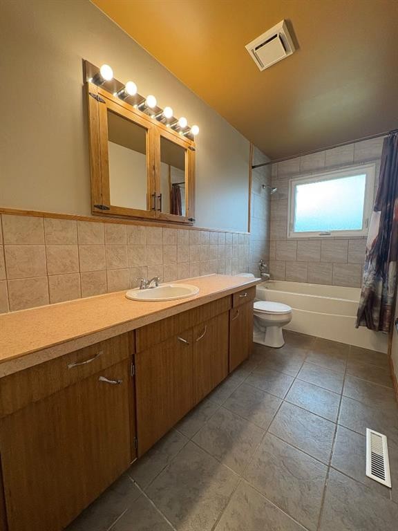 45 3 Avenue, Tilley, AB - Indoor Photo Showing Bathroom