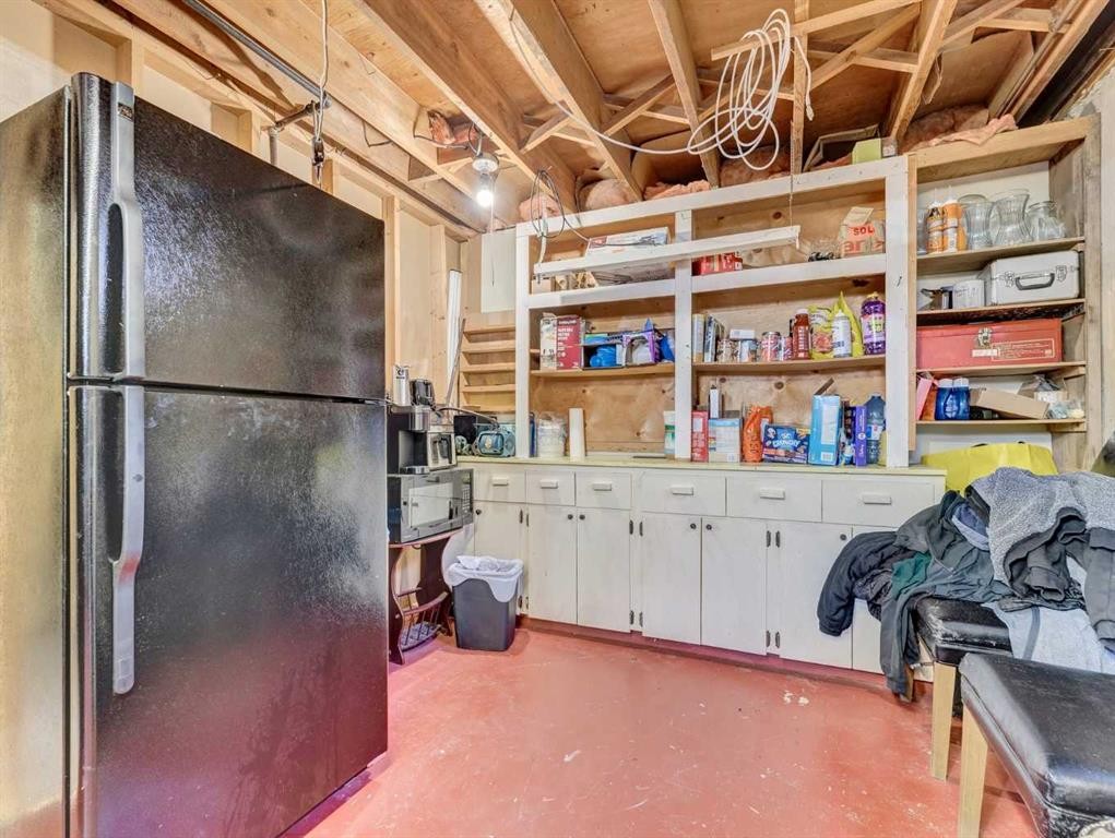 517 Tulip Street, Rosemary, AB - Indoor